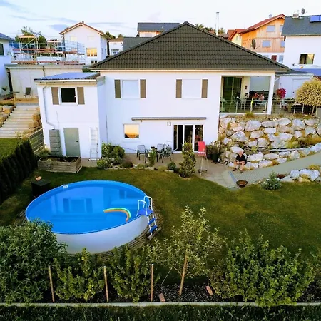 Mit Grosser Gartenterrasse Und Ausblick *