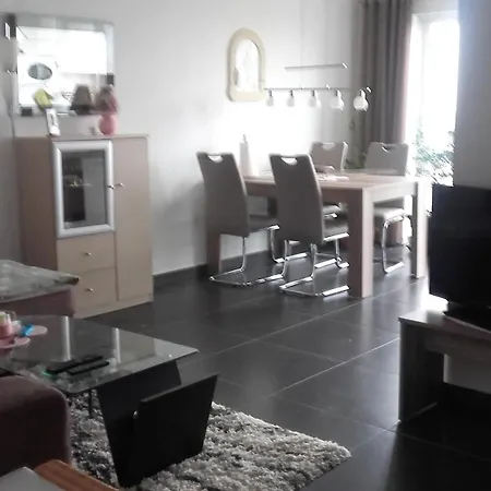 Apartment Mit Grosser Gartenterrasse Und Ausblick Argenbuhl