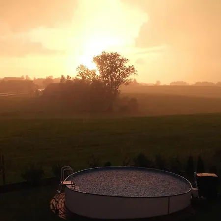 Mit Grosser Gartenterrasse Und Ausblick Apartment *
