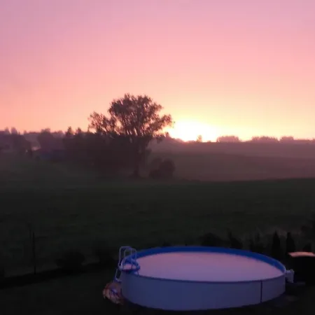 Mit Grosser Gartenterrasse Und Ausblick Apartment