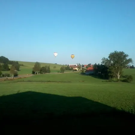 Mit Grosser Gartenterrasse Und Ausblick